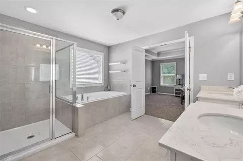 Bath - 3566 Bendleton Dr, Buford, GA 30519 photo 2 of 3