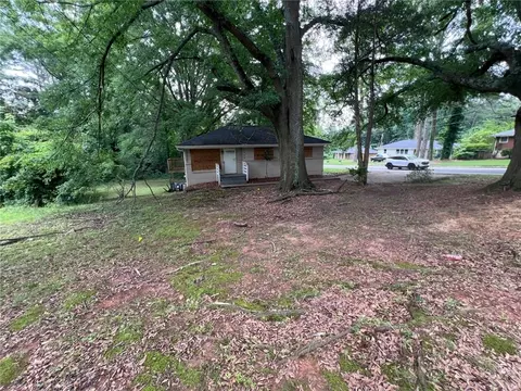 2004 Shamrock Dr, Decatur, GA 30032