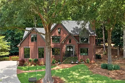 2150 River Cliff Dr, Roswell, GA 30076