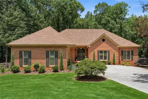 6530 Calamar Dr, Cumming, GA 30040