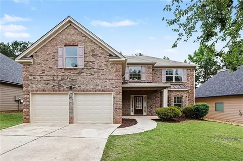 7985 Snapwell Dr, Fairburn, GA 30213
