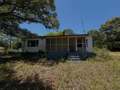 796 Shoemaker Rd, West Point, GA 31833