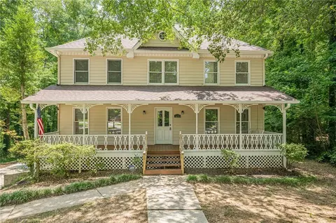 1675 Longwood Dr SW, Marietta, GA 30008