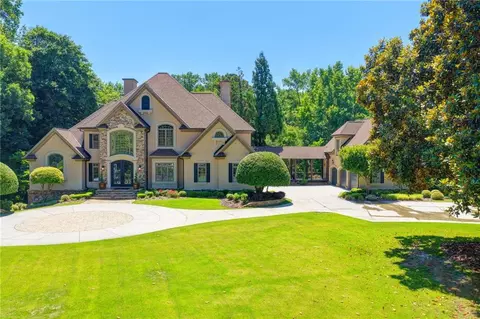 1390 Hillside Dr, Grayson, GA 30017