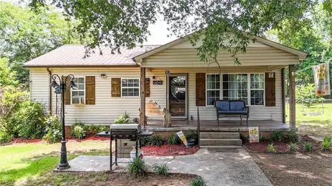 103 Defoor Loop, Calhoun, GA 30701