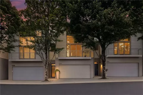 1264 Van Allen Mews NW, Atlanta, GA 30318
