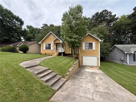 10433 Candlelight Rd, Jonesboro, GA 30238