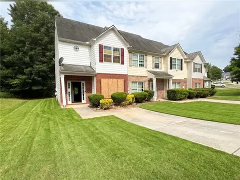 268 Brookview Dr, Riverdale, GA 30274