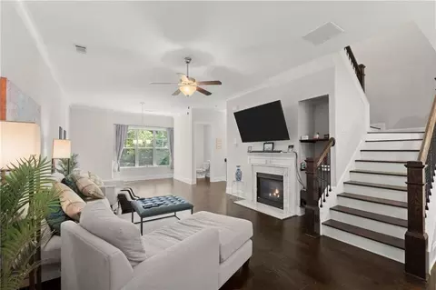 1372 Doublegate Dr, Atlanta, GA 30319 photo 5