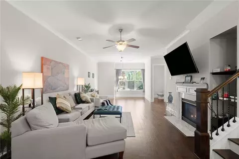 1372 Doublegate Dr, Atlanta, GA 30319 photo 6