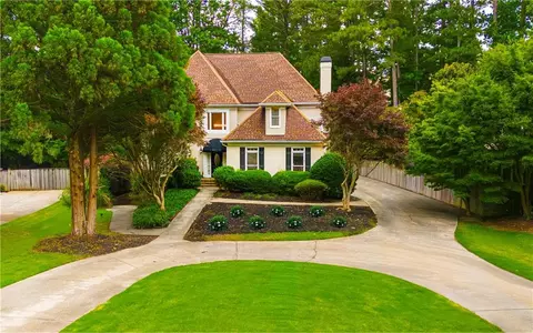 3655 Brisbane Dr, Marietta, GA 30062