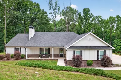 561 Oconee Ln, Commerce, GA 30529