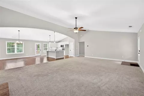 Living - 561 Oconee Ln, Commerce, GA 30529 photo 3 of 4