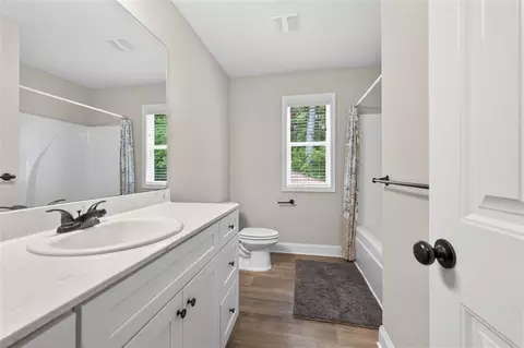 Bath - 561 Oconee Ln, Commerce, GA 30529 photo 1 of 4