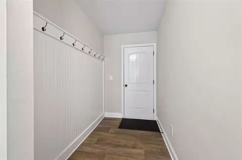 Entry Way - 561 Oconee Ln, Commerce, GA 30529 photo 6 of 6