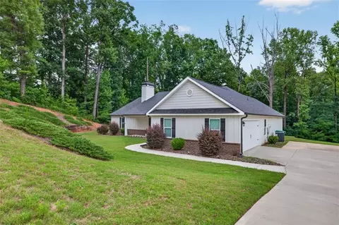 Exterior - 561 Oconee Ln, Commerce, GA 30529 photo 2 of 16