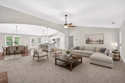 Living - 561 Oconee Ln, Commerce, GA 30529 photo 1 of 3
