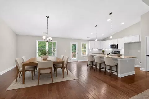 Dining - 561 Oconee Ln, Commerce, GA 30529 photo 1 of 1