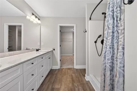 Bath - 561 Oconee Ln, Commerce, GA 30529 photo 3 of 4