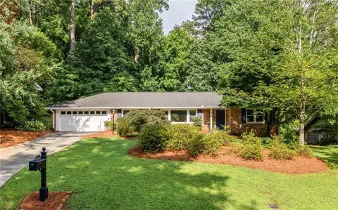 2671 Tanglewood Rd, Decatur, GA 30033