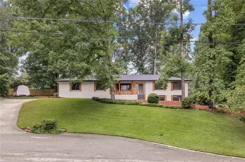 732 Dukehart Ct, Stone Mountain, GA 30083