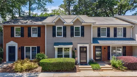 104 Courtyard Ter, Roswell, GA 30075