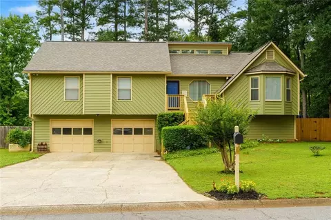 2075 Arrowhead Trl, Marietta, GA 30062