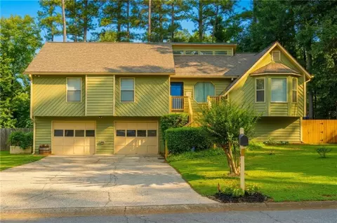 2075 Arrowhead Trl, Marietta, GA 30062