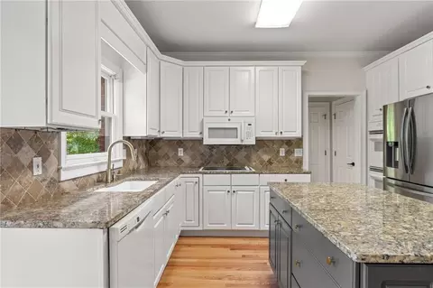 Kitchen - 35 Cornish Trace Dr, Covington, GA 30014 photo 3 of 5