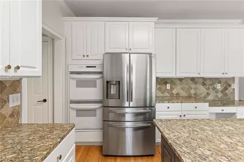 Kitchen - 35 Cornish Trace Dr, Covington, GA 30014 photo 4 of 5
