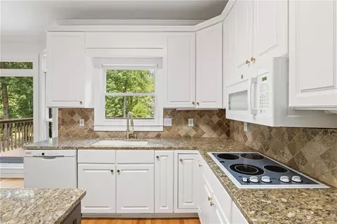 Kitchen - 35 Cornish Trace Dr, Covington, GA 30014 photo 2 of 5