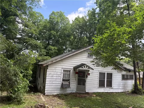 56 Helen Ave, Rossville, GA 30741