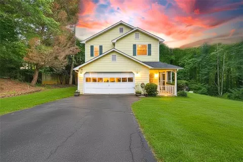 3593 Brenda Ct, Douglasville, GA 30135