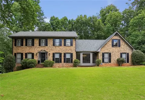 3869 Allenhurst Dr, Peachtree Corners, GA 30092