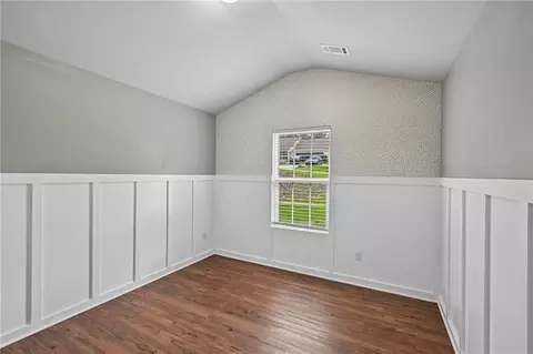 Bedroom - 308 Katie Ln, Commerce, GA 30529 photo 5 of 7
