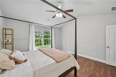 Bedroom - 308 Katie Ln, Commerce, GA 30529 photo 4 of 7