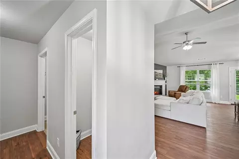Entry Way - 308 Katie Ln, Commerce, GA 30529 photo 2 of 20