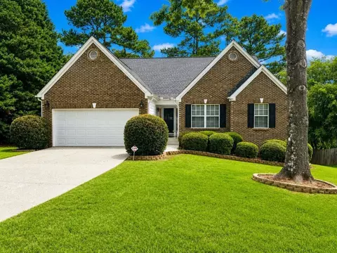 955 Pebble Bend Dr, Grayson, GA 30017