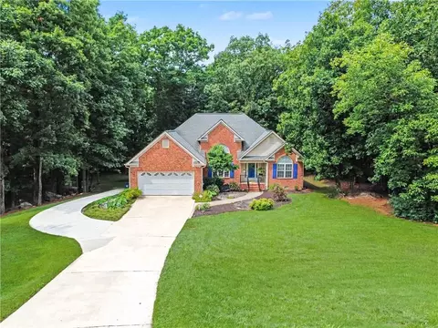 202 Academy Woods Dr, Jefferson, GA 30549