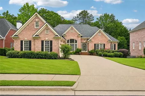 3923 Springtree Ln, Hoschton, GA 30548
