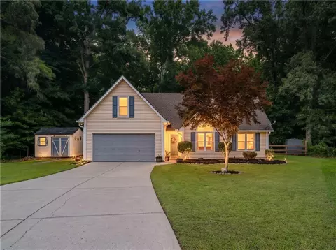 27 Otter Ln, Hoschton, GA 30548
