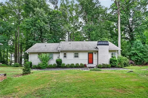 6321 Lakeview Dr, Buford, GA 30518