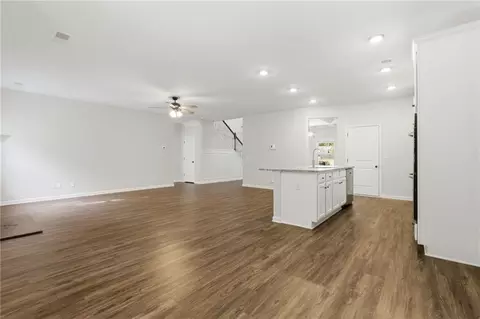 Living - 802 Relic Rdg, Hampton, GA 30228 photo 5 of 7
