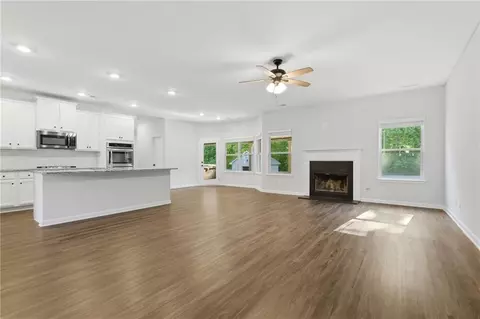 Living - 802 Relic Rdg, Hampton, GA 30228 photo 3 of 7