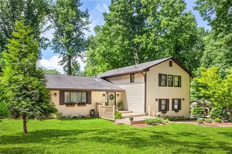2262 Stag Run, Suwanee, GA 30024