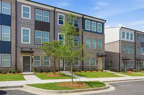 1422 Creekside Cir, Atlanta, GA 30318