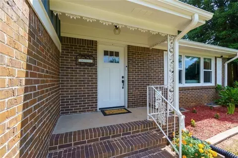 5800 Cedar Ln SW, Mableton, GA 30126
