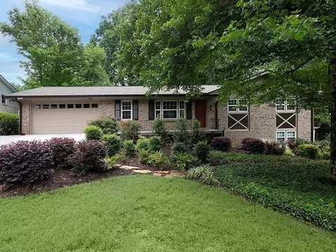 226 King David Dr SW, Lilburn, GA 30047
