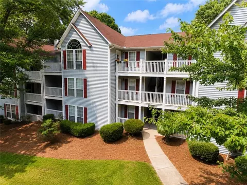 233 Cobblestone Trl, Avondale Estates, GA 30002