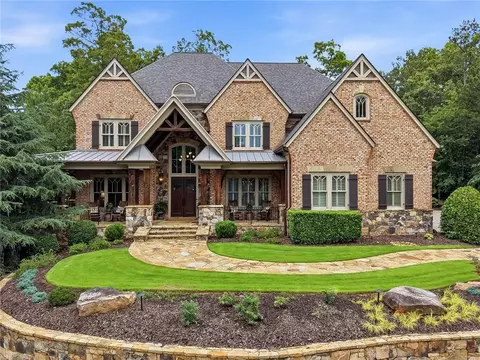 13335 Bishops Ct, Roswell, GA 30075